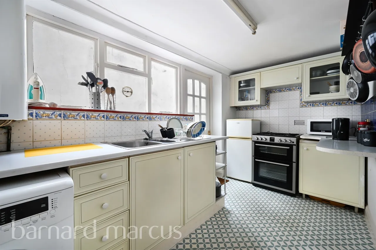 Holdernesse Road, London, SW17, photo 8