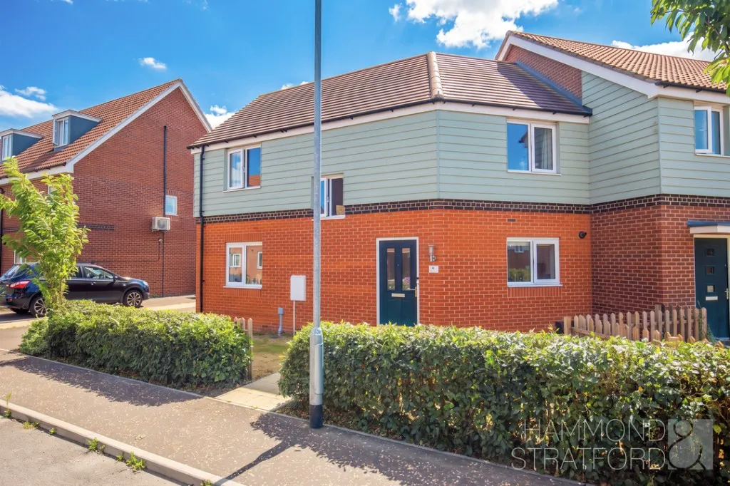 3 bed house for sale, Finch Road, Attleborough