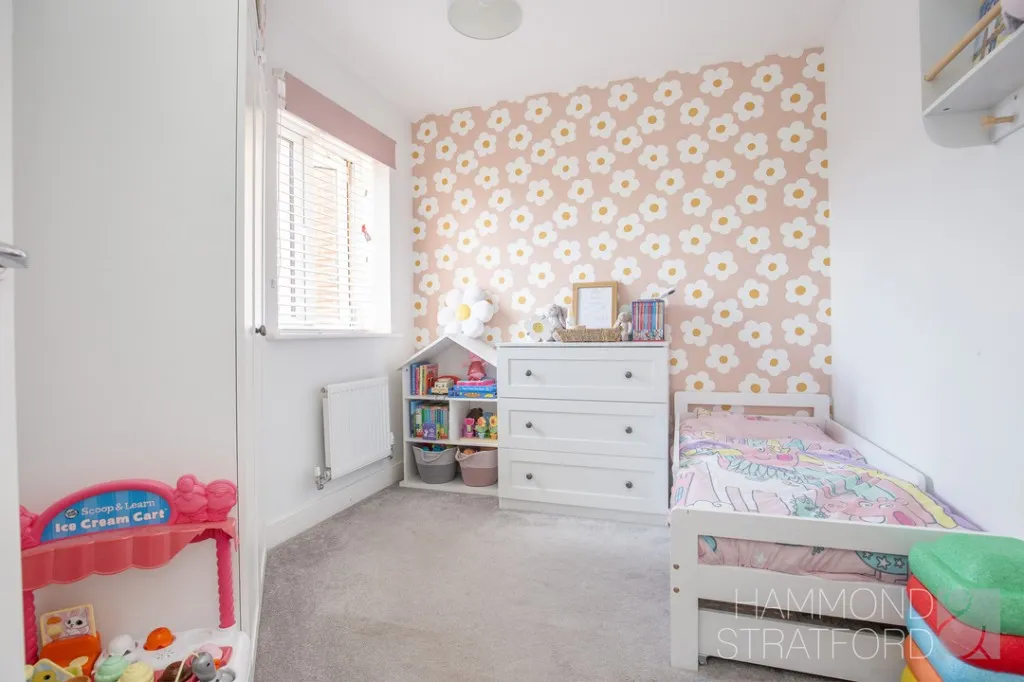 Finch Road, Attleborough, photo 11