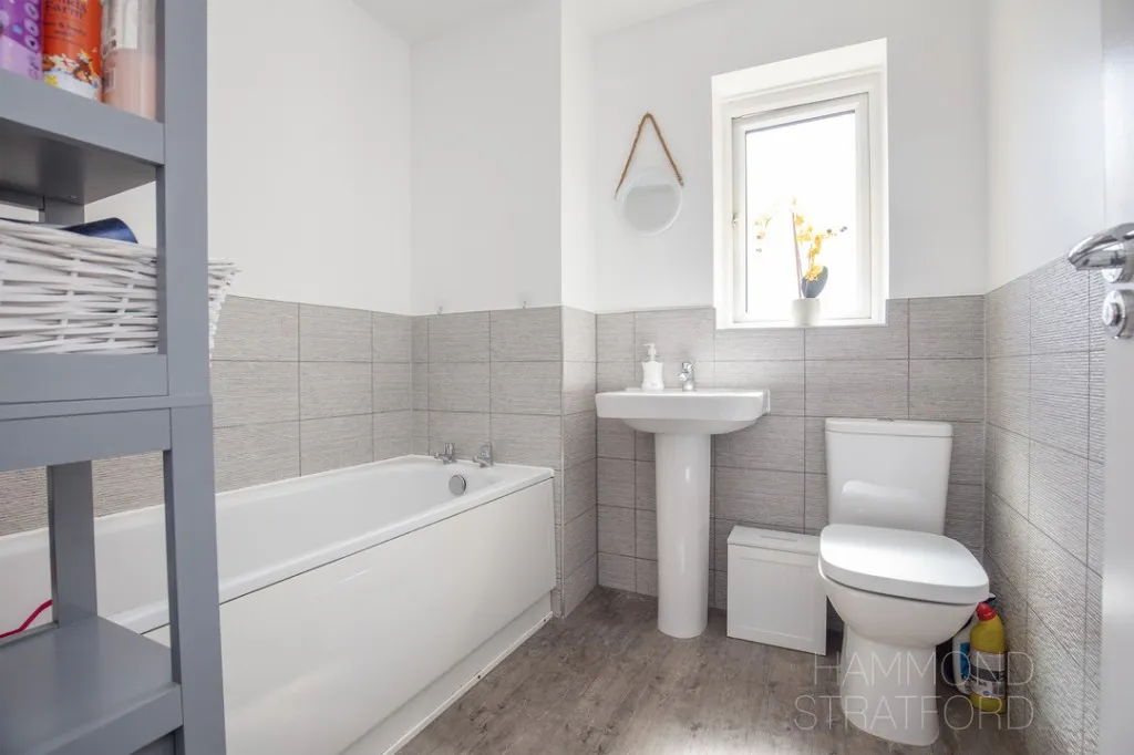Finch Road, Attleborough, photo 12