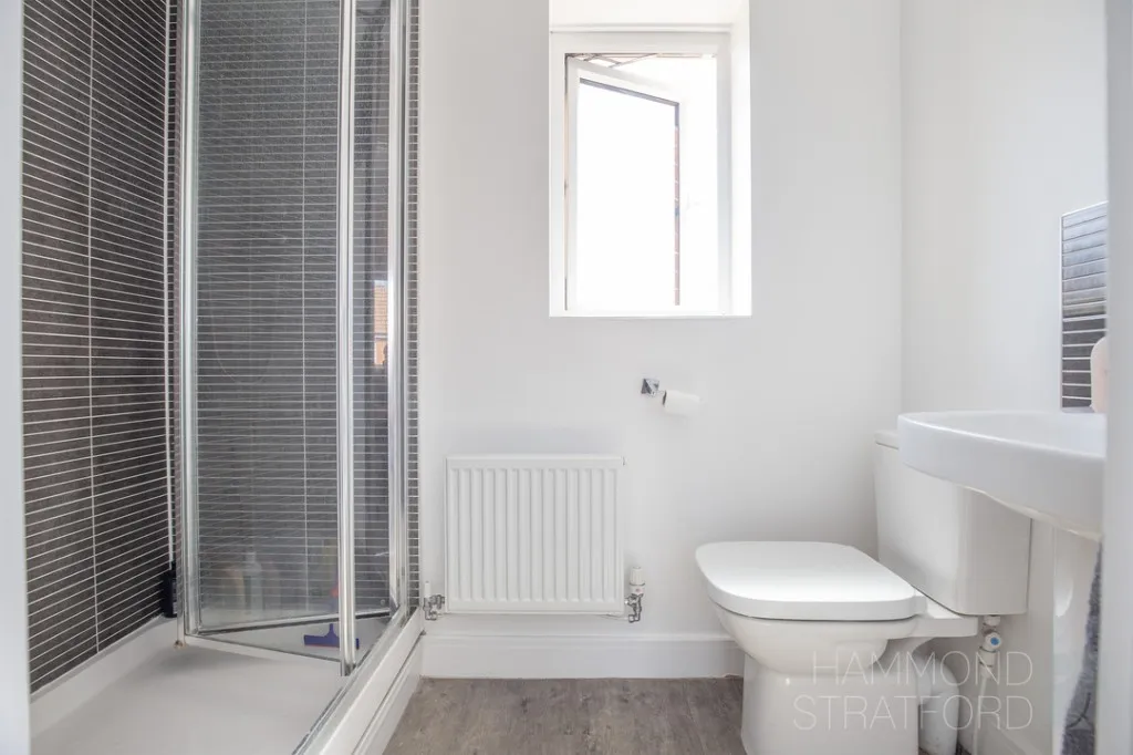 Finch Road, Attleborough, photo 9
