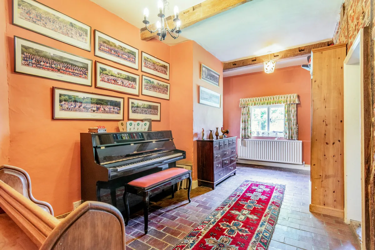 Ripley Road, East Clandon Guildford, GU4, photo 8