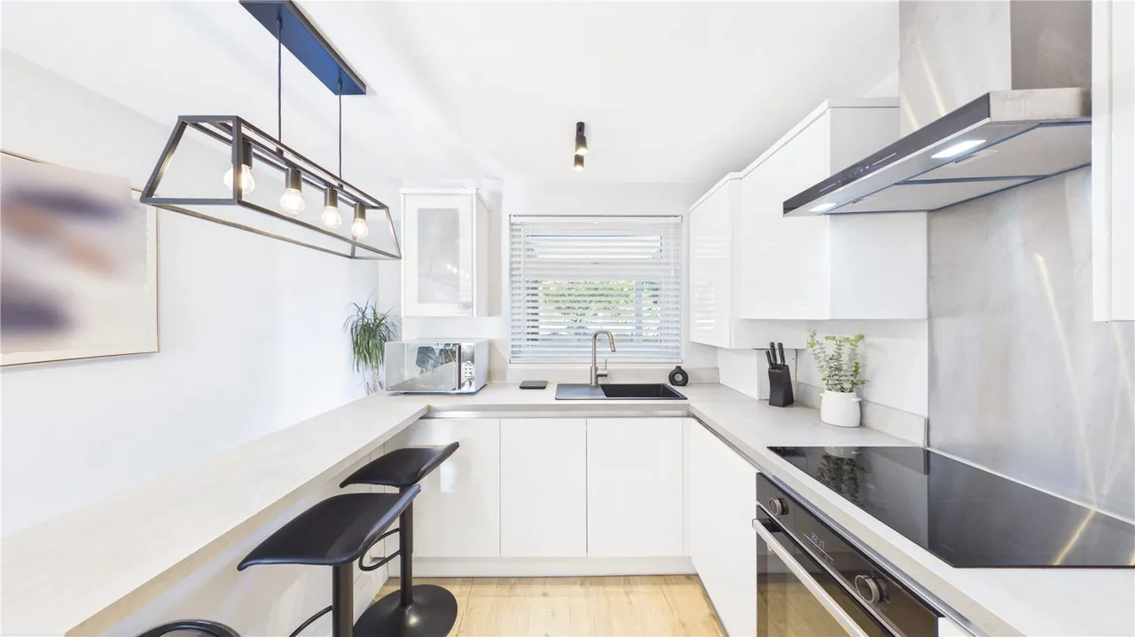 Mowbray Road, London, SE19, photo 11
