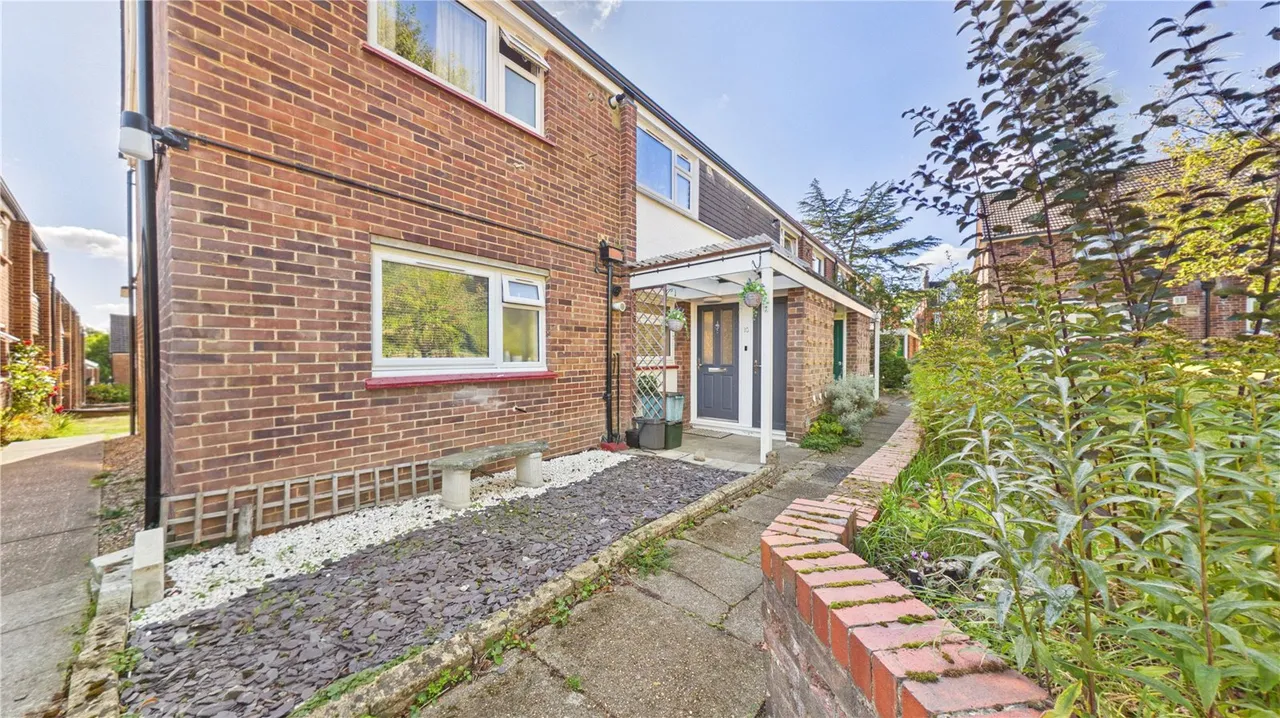 2 bed flat for sale, Mowbray Road, London, SE19