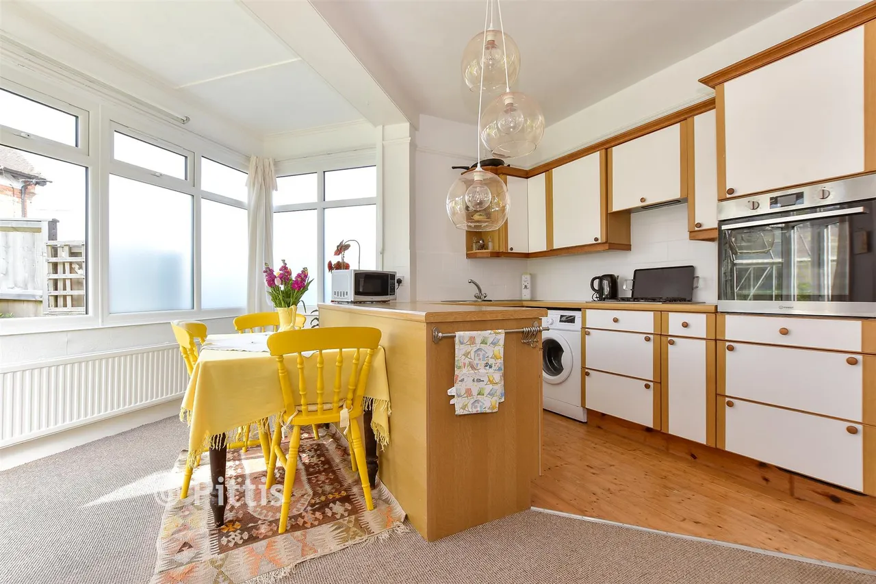 Broadway, Totland Bay, PO39, photo 10