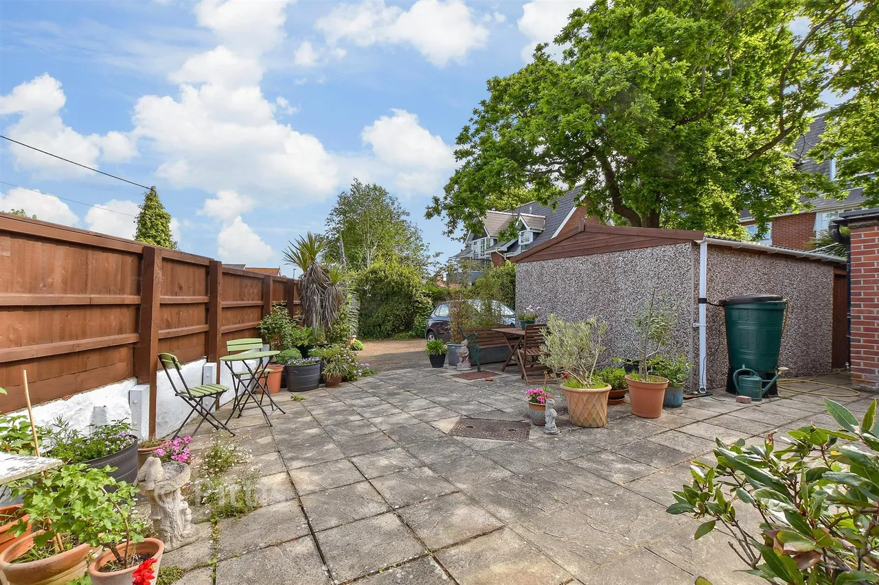 Broadway, Totland Bay, PO39, photo 6