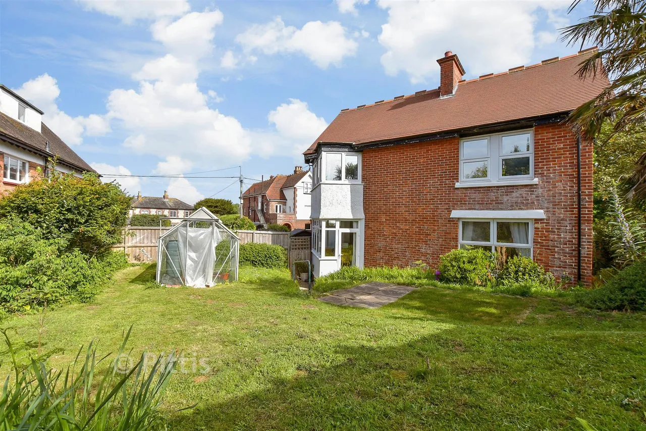 Broadway, Totland Bay, PO39, photo 9