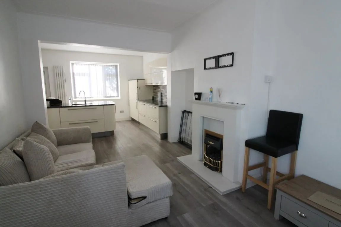 Sheffield Road, Available Now, S9, photo 3