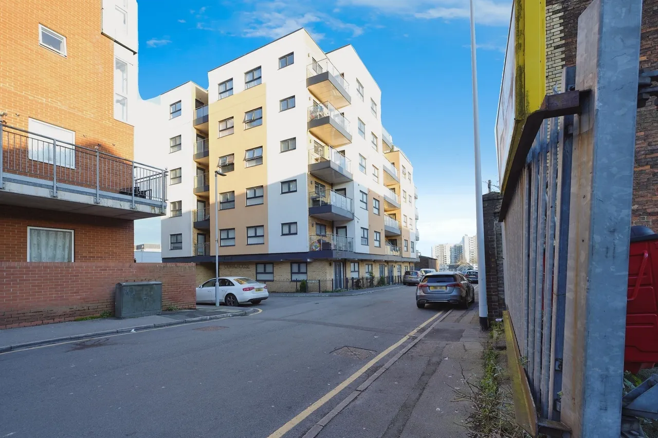 1 bed flat for sale — Oxford Road, Luton