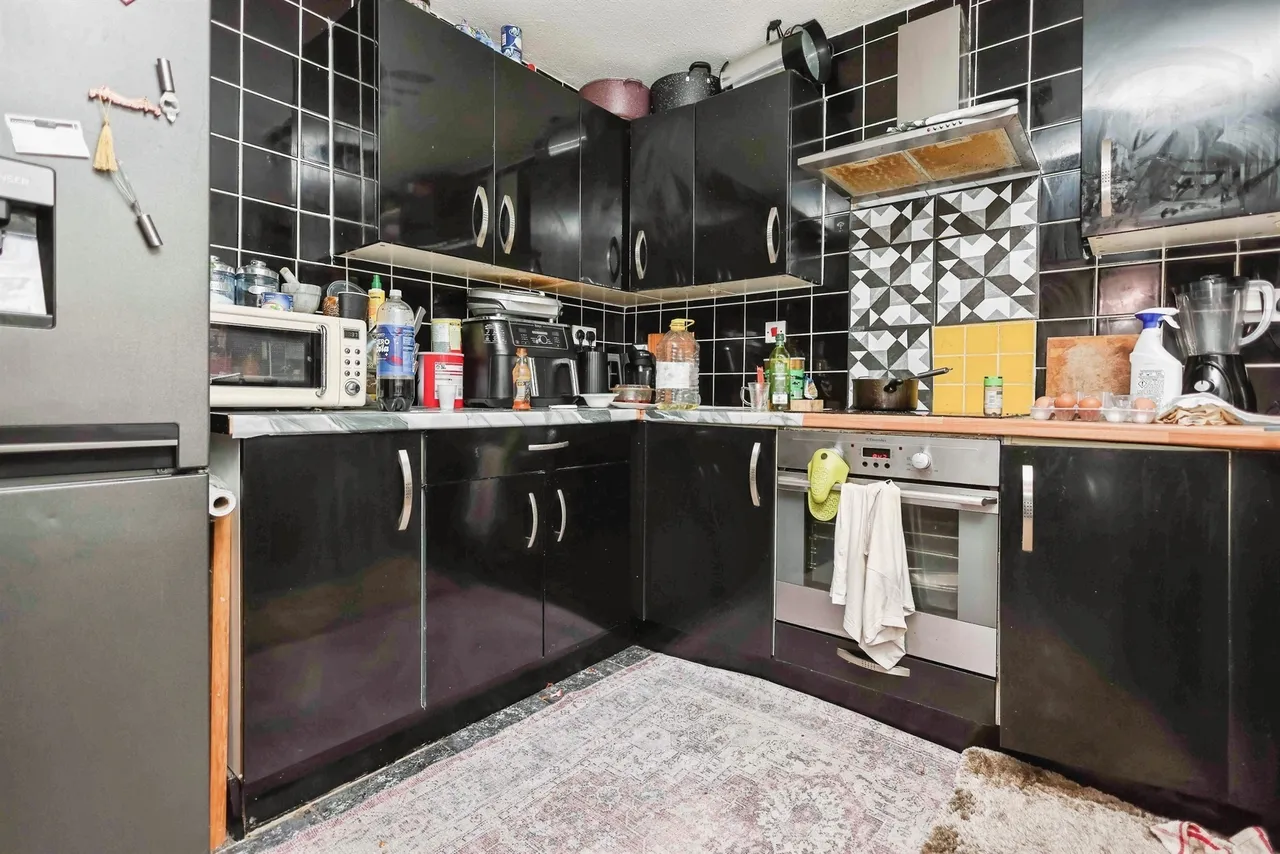 Simmons Drive, Quinton, B32, photo 2