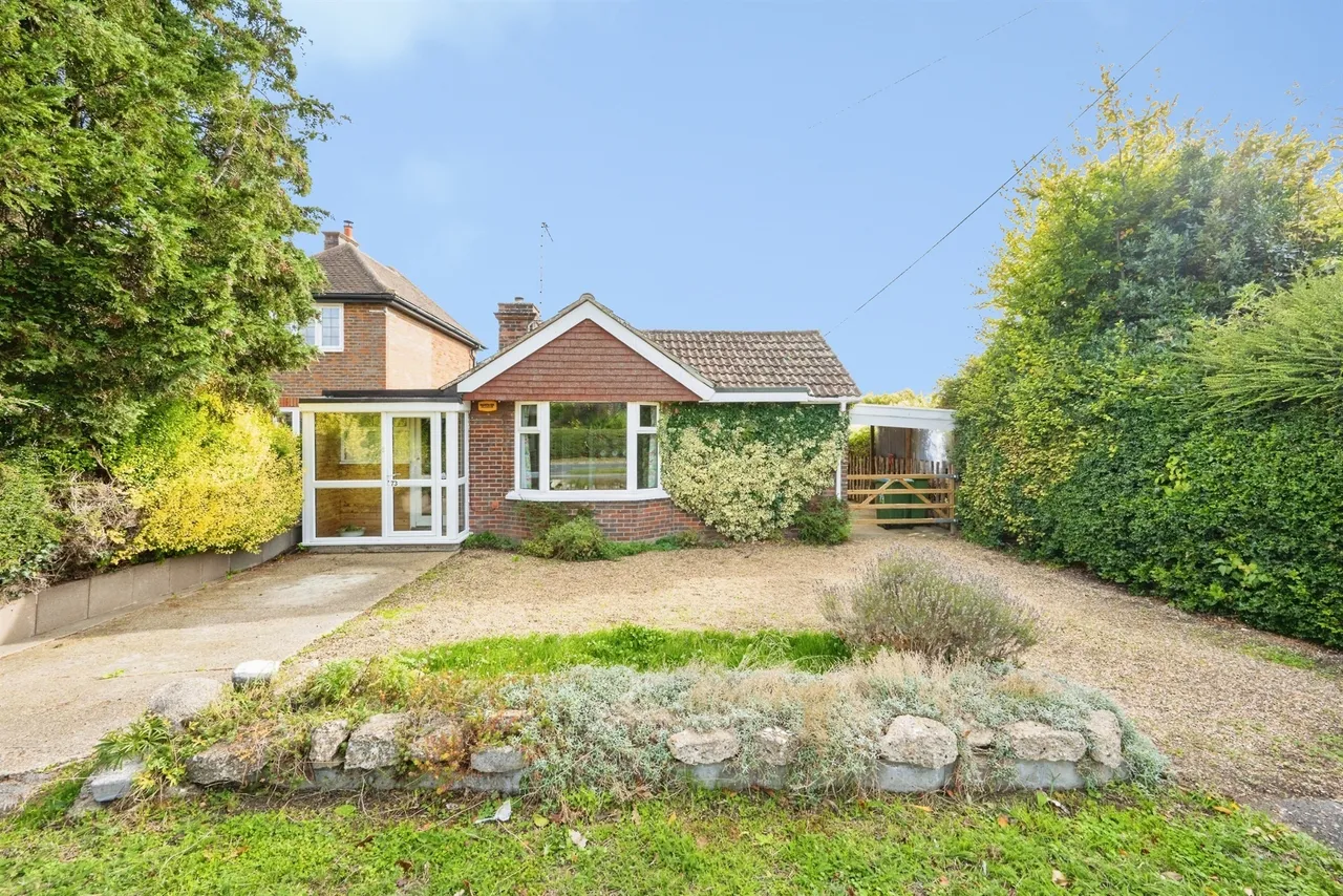 3 bed house for sale, Aylesbury Road, Bierton, HP22