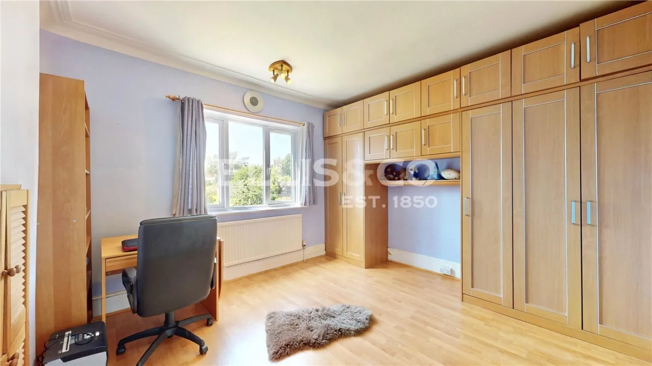 Oldfield Lane North, Greenford, UB6, photo 13