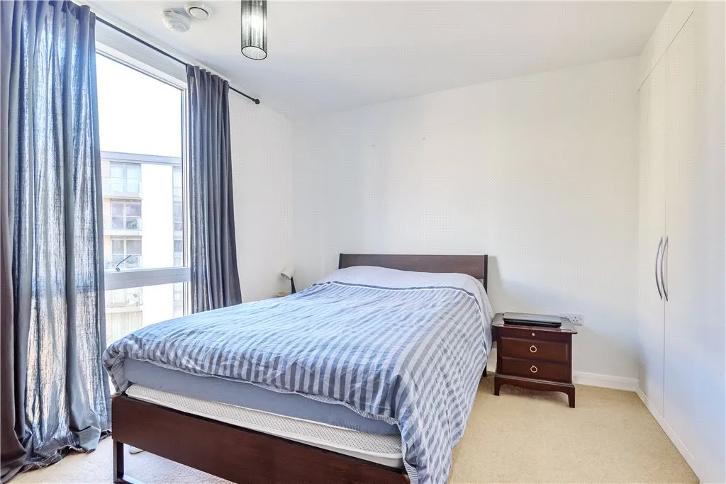 Ealing Road, Brentford, TW8, photo 7