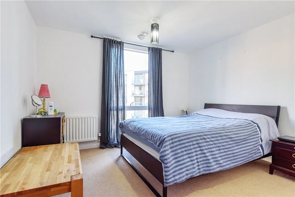 Ealing Road, Brentford, TW8, photo 6