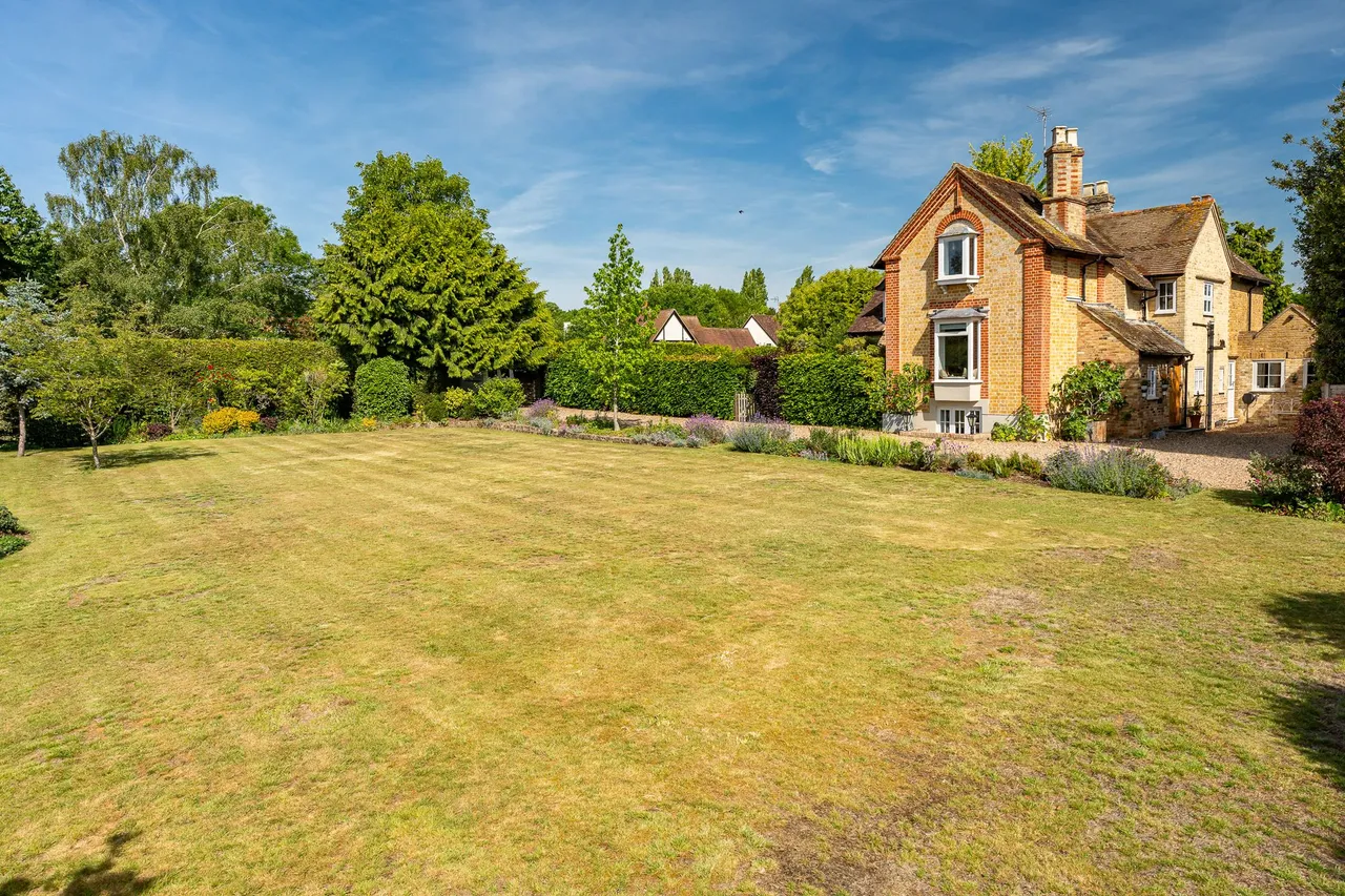 Wengeo Lane, Ware, SG12, photo 49