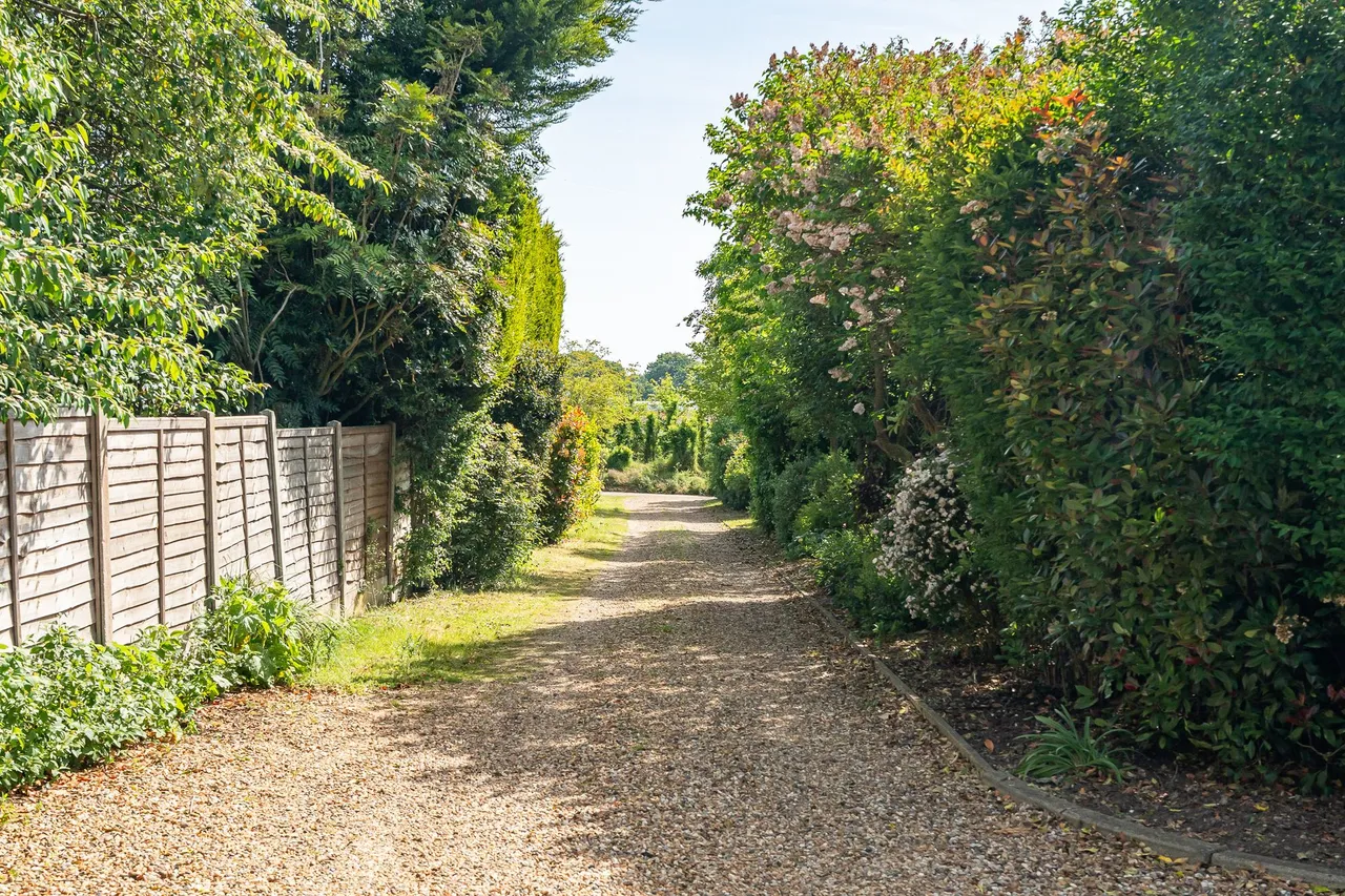 Wengeo Lane, Ware, SG12, photo 54