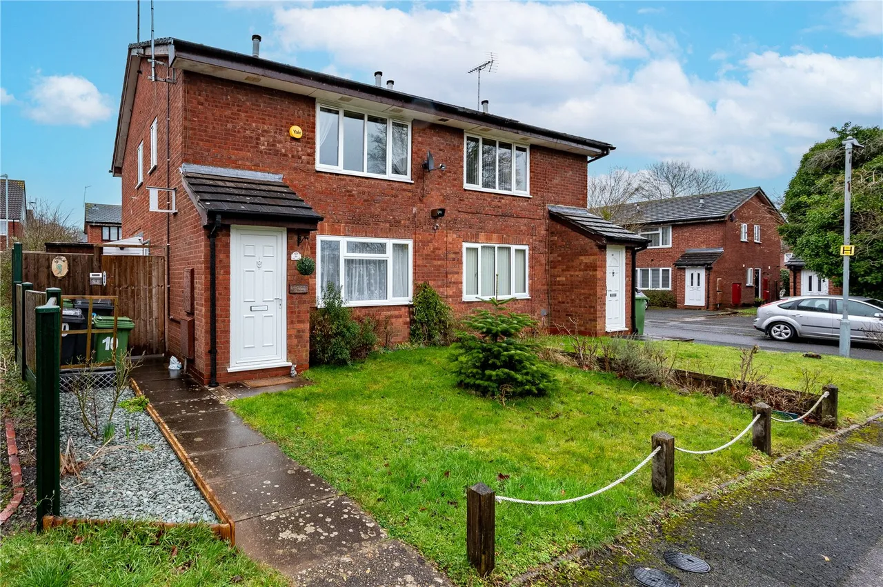 1 bed flat for sale — Hawkesbury Close, Church Hill, Redditch, Worcestershire, B98 9JR