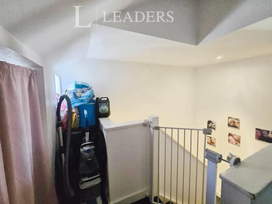 Kingston Crescent, Portsmouth, PO2, photo 9