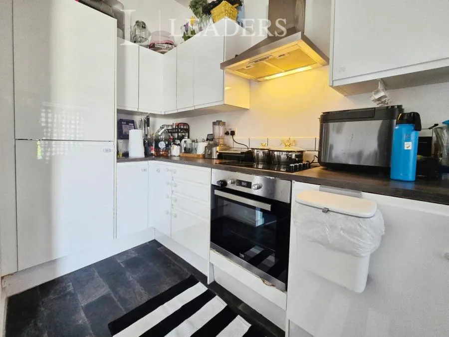 Kingston Crescent, Portsmouth, PO2, photo 5