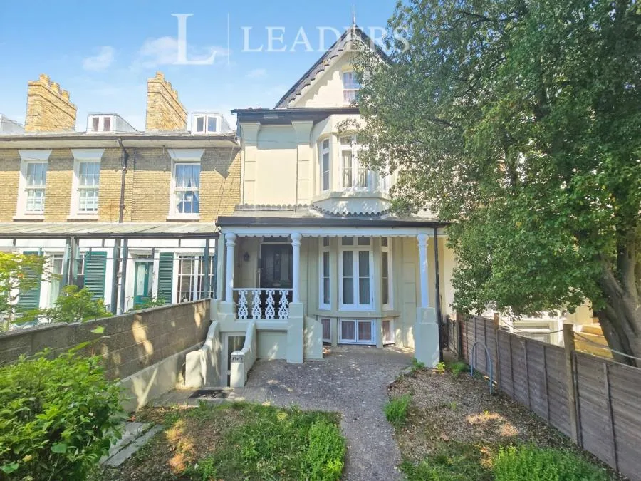 1 bed flat for sale, Kingston Crescent, Portsmouth, PO2