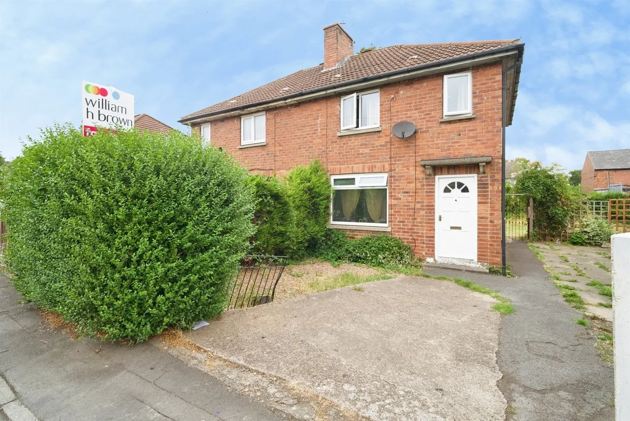 3 bed house for sale — Burns Drive, Herringthorpe, Rotherham