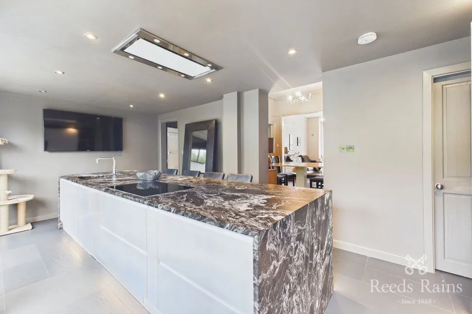 Hope Road, Sale, M33, photo 11