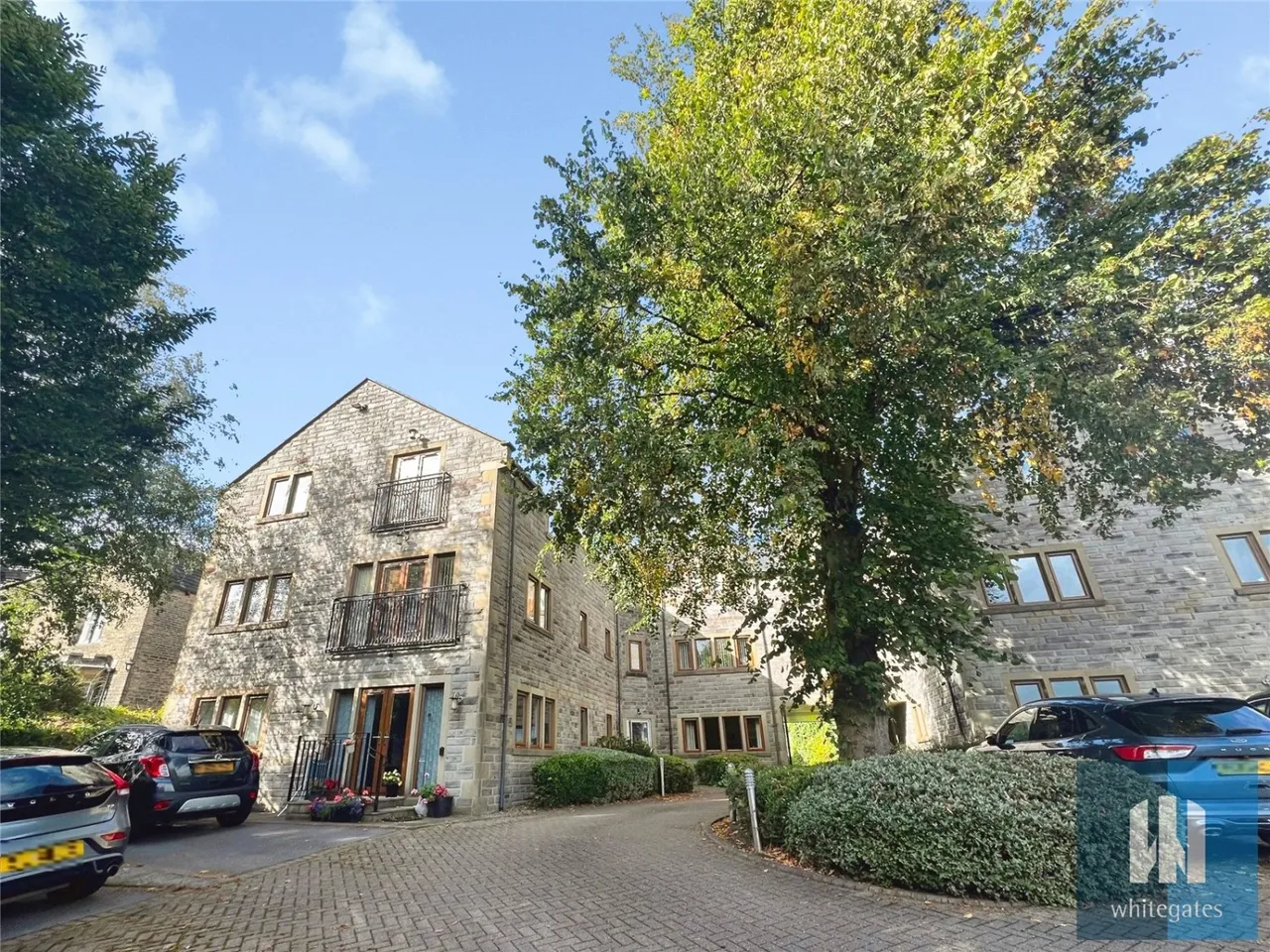 2 bed flat for sale, Grimescar Road, Huddersfield, HD2
