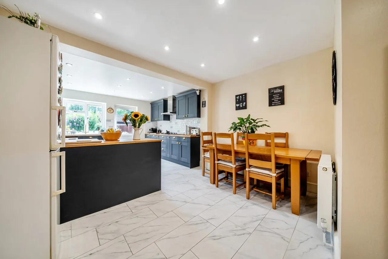 Olyffe Avenue, DA16, photo 3