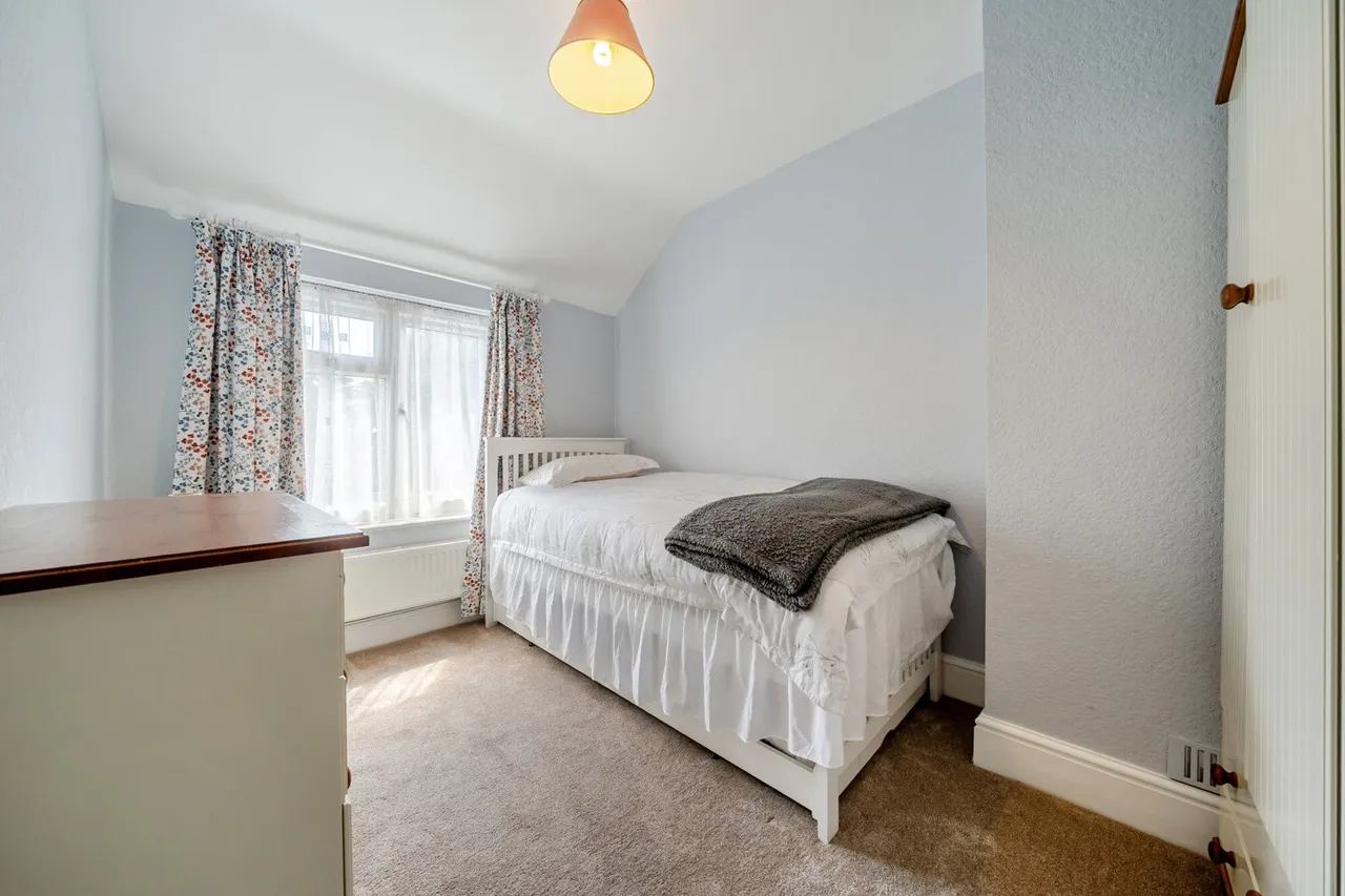 Olyffe Avenue, DA16, photo 6