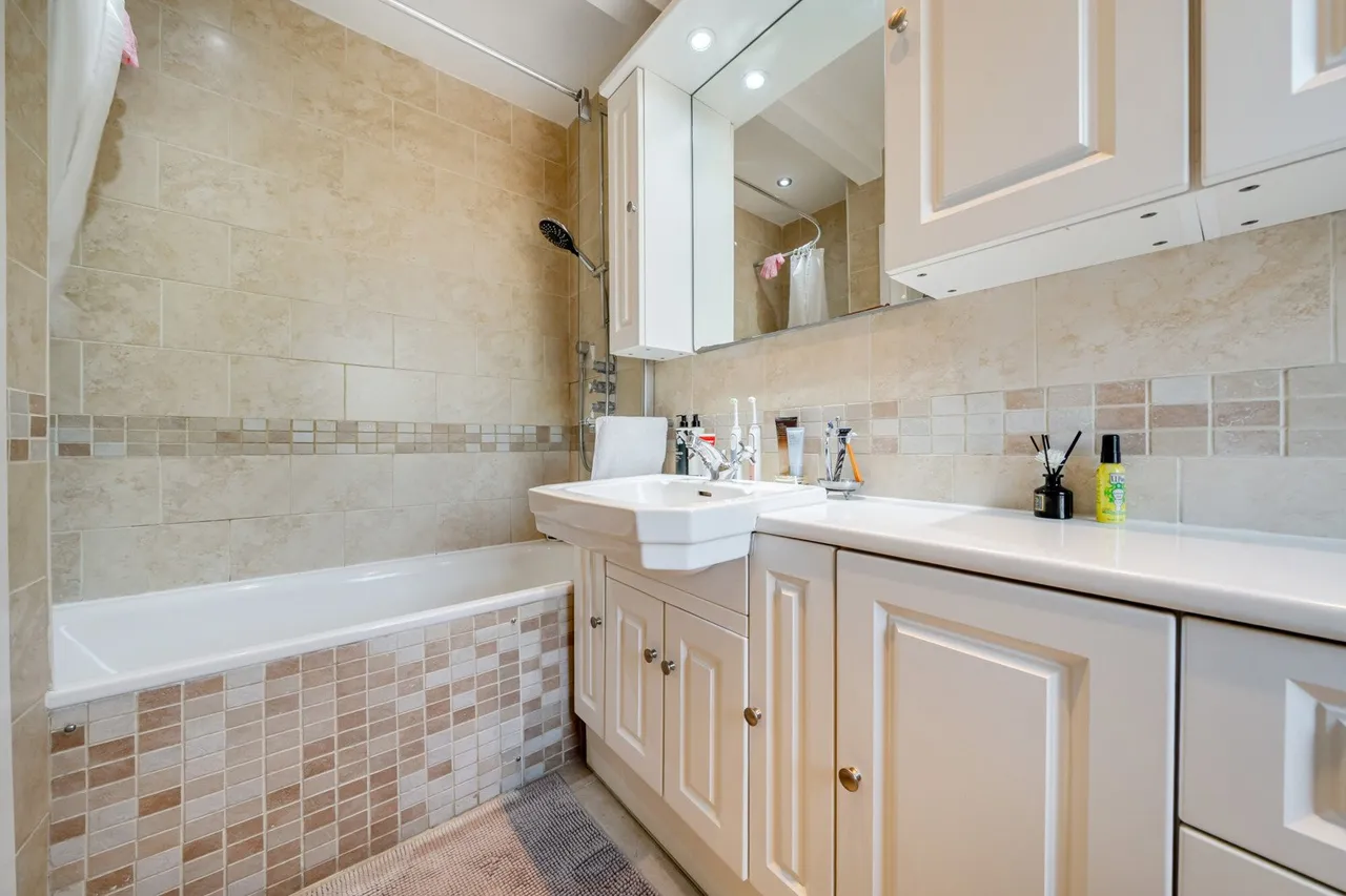 Olyffe Avenue, DA16, photo 8
