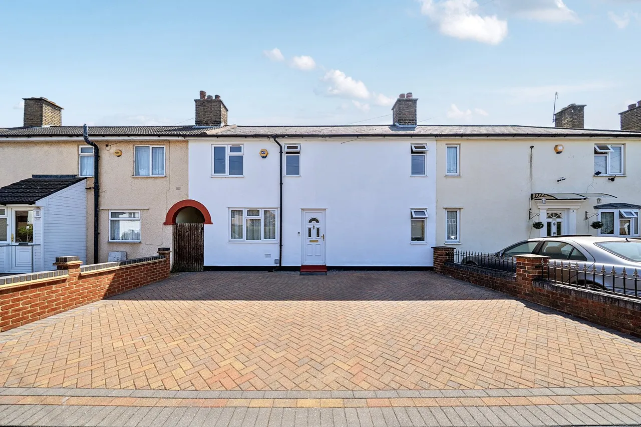 4 bed house for sale — Olyffe Avenue, DA16