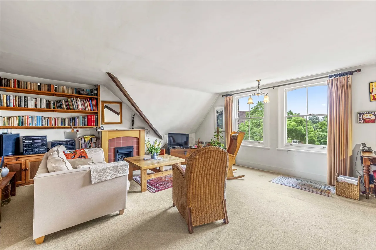 Udney Park Road, Teddington, TW11 9BG, photo 5