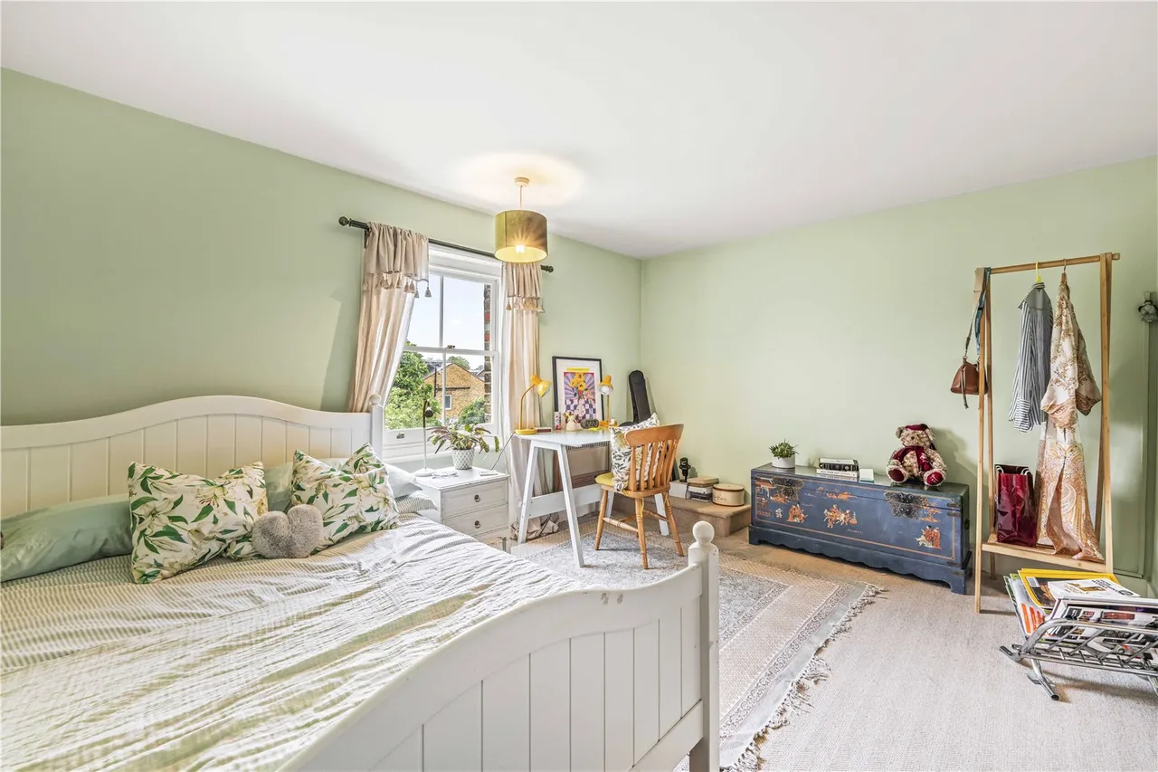 Udney Park Road, Teddington, TW11 9BG, photo 11