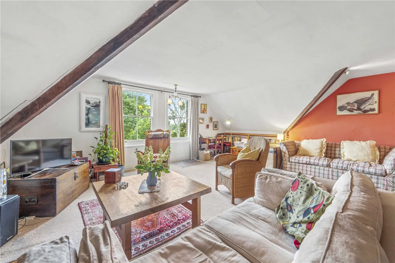 Udney Park Road, Teddington, TW11 9BG, photo 2