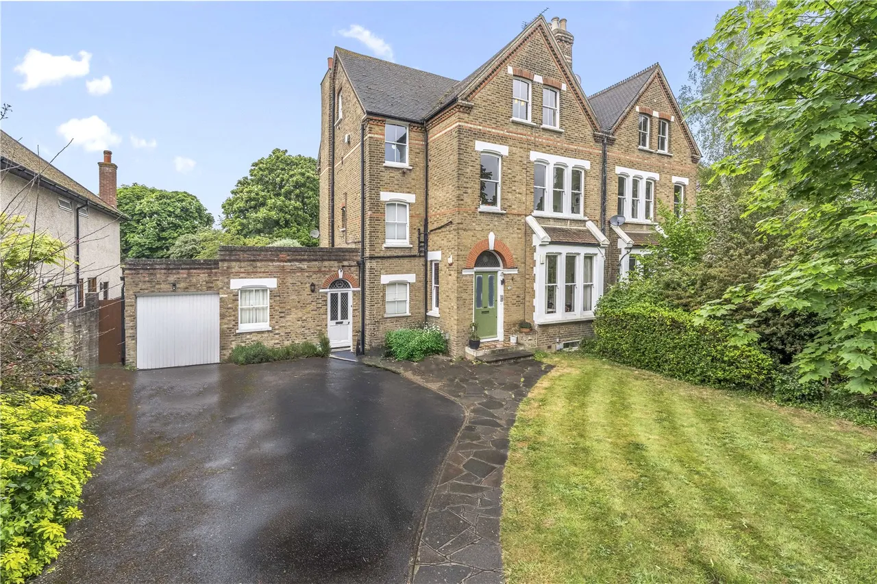 2 bed flat for sale — Udney Park Road, Teddington, TW11 9BG