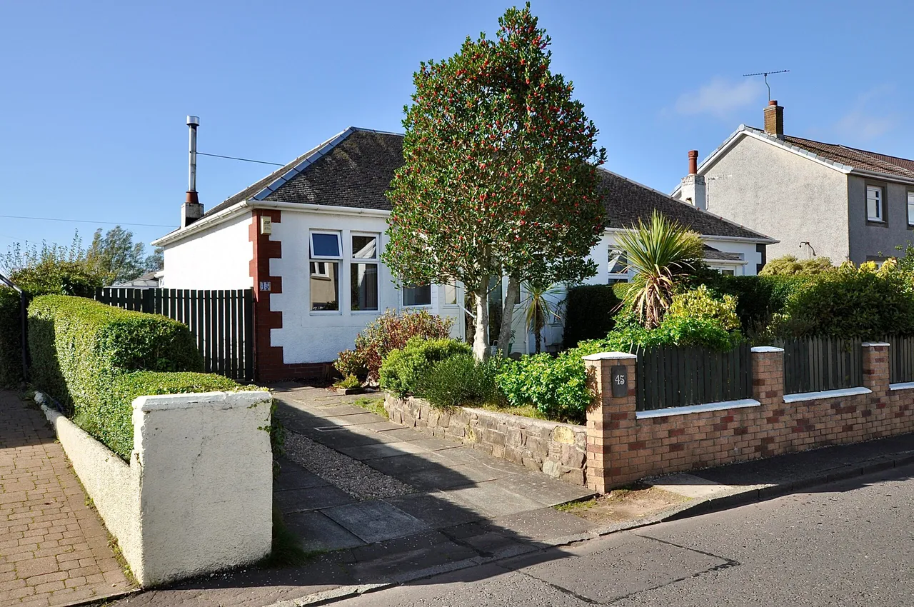 2 bed house for sale, Meadowfoot Road, West Kilbride, KA23