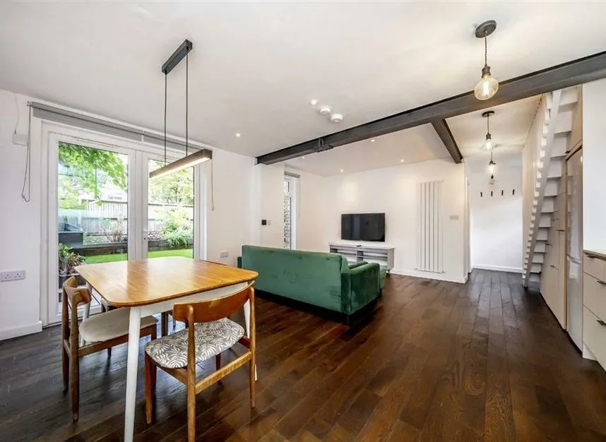 3 bed flat for sale — Pollard Street, Bethnal Green, E2