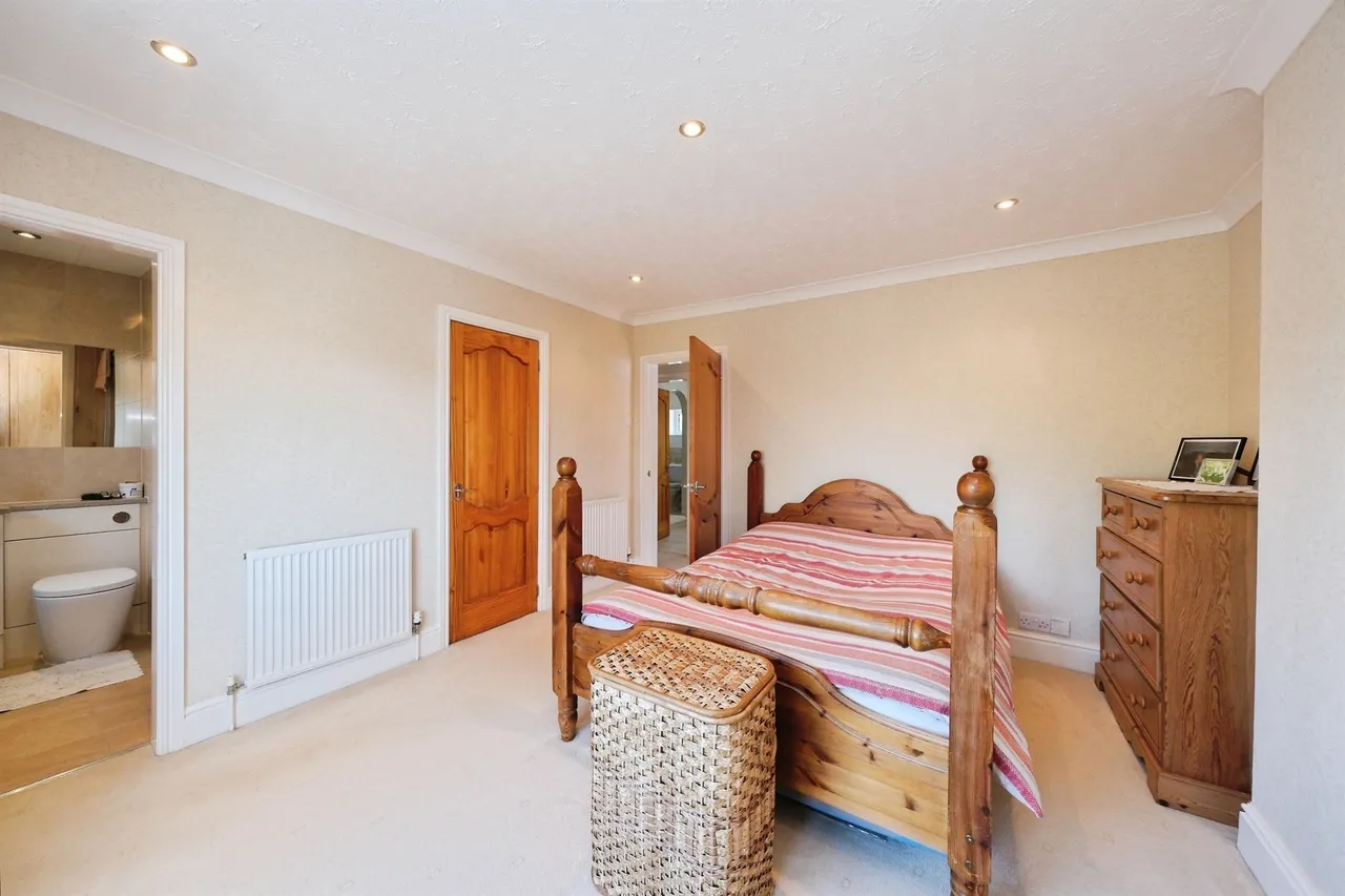 High Street, Clay Cross, S45, photo 17