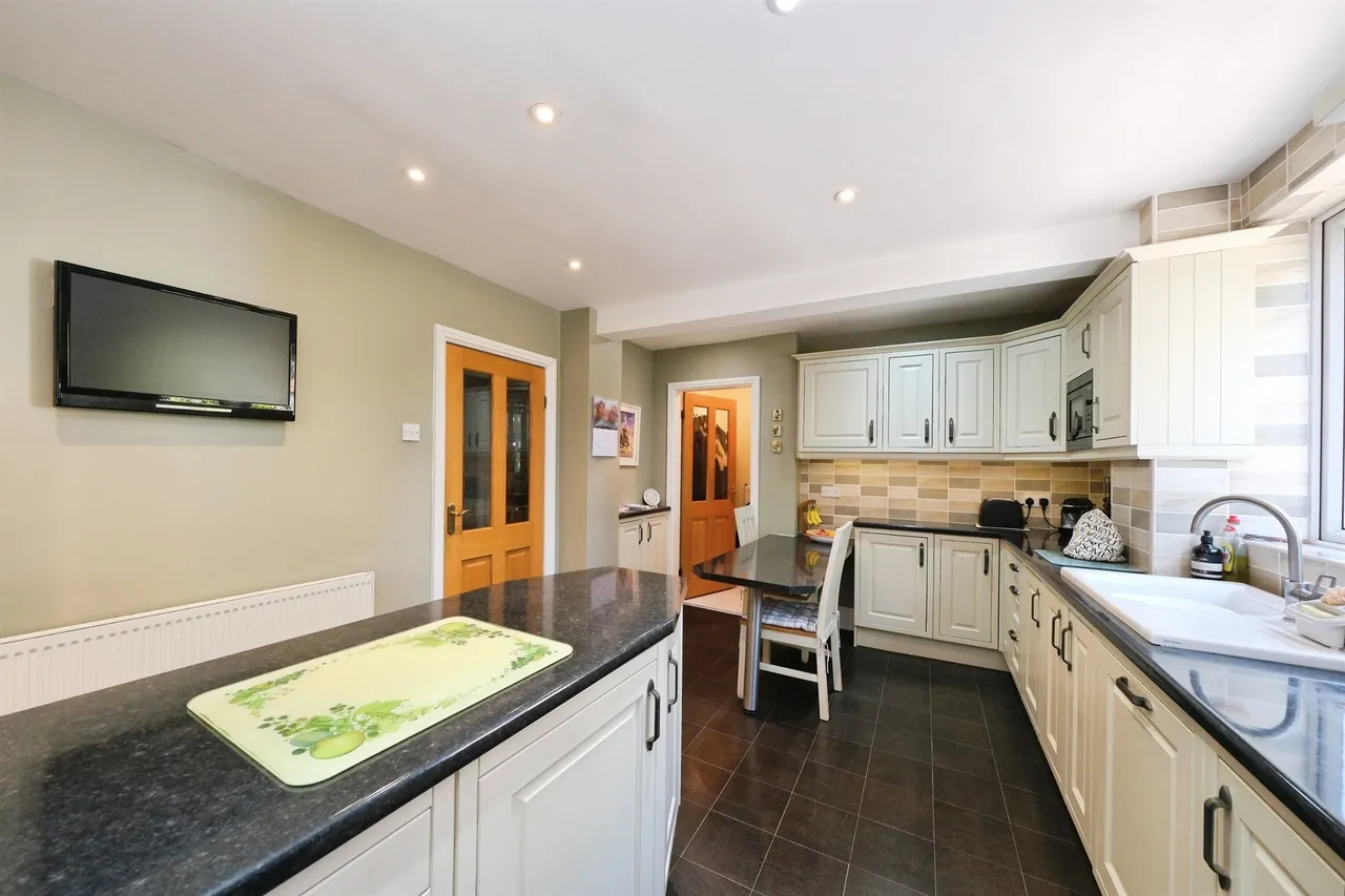 High Street, Clay Cross, S45, photo 8