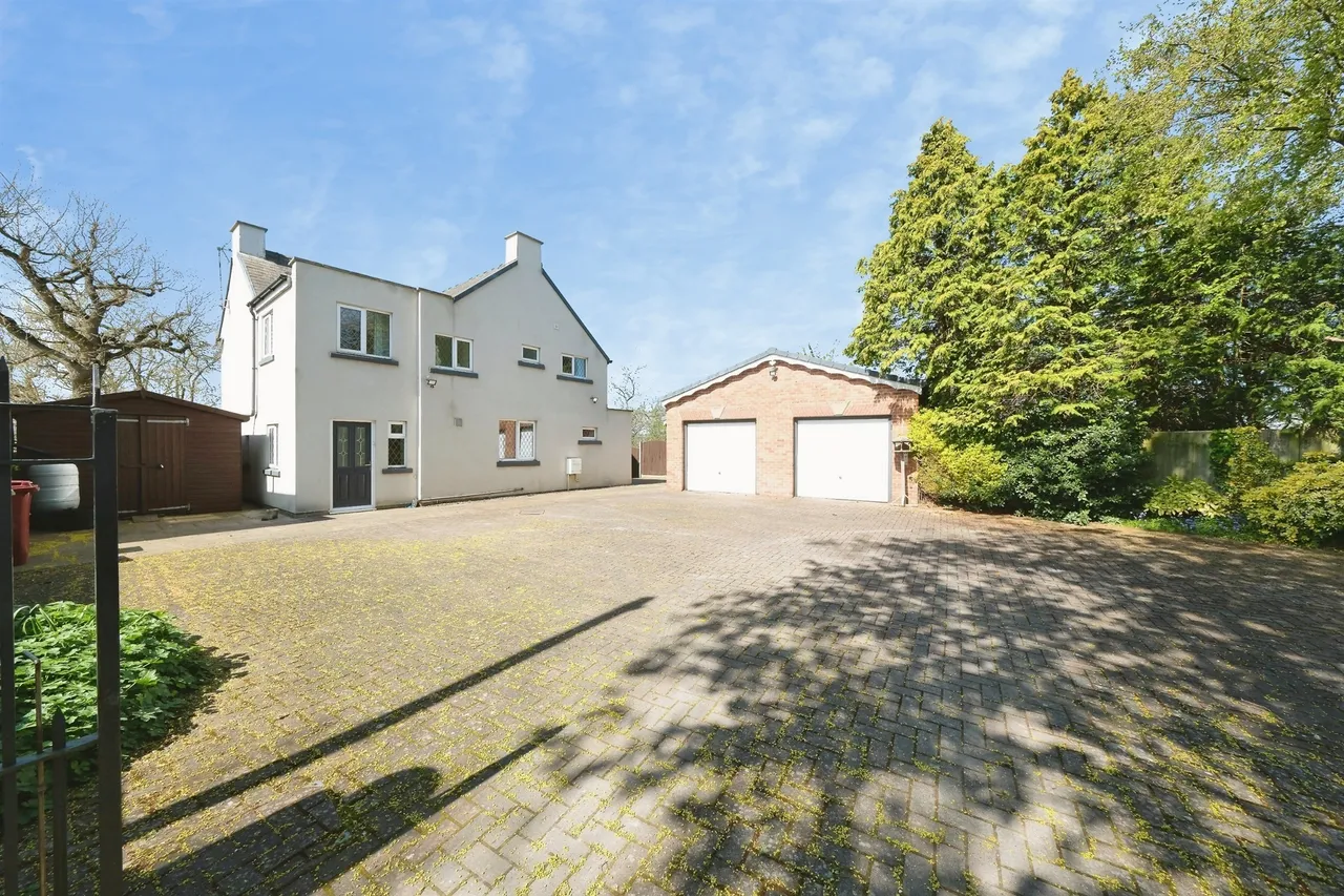 High Street, Clay Cross, S45, photo 3