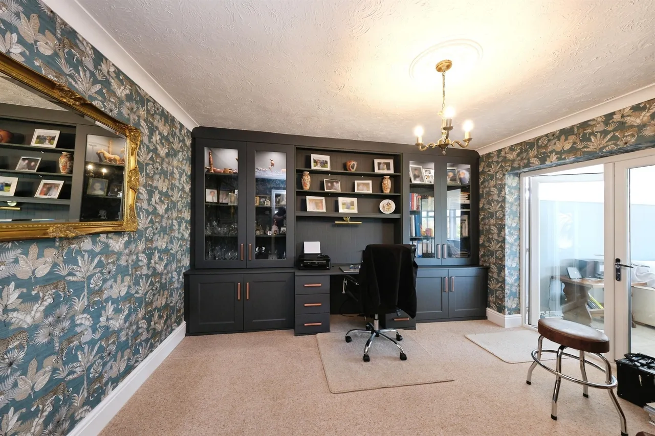 High Street, Clay Cross, S45, photo 11