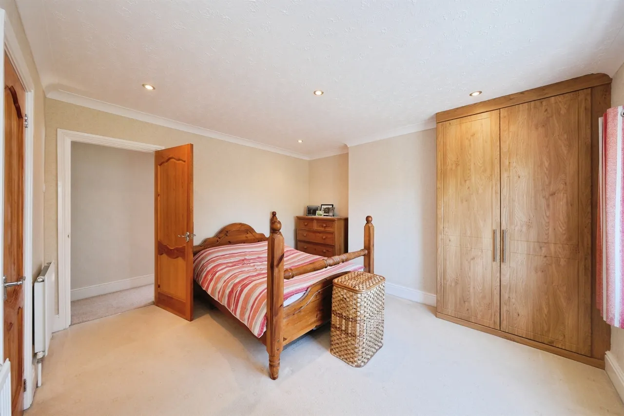 High Street, Clay Cross, S45, photo 16