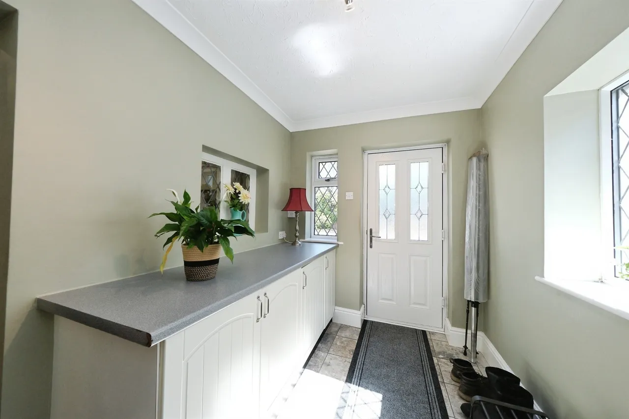 High Street, Clay Cross, S45, photo 5