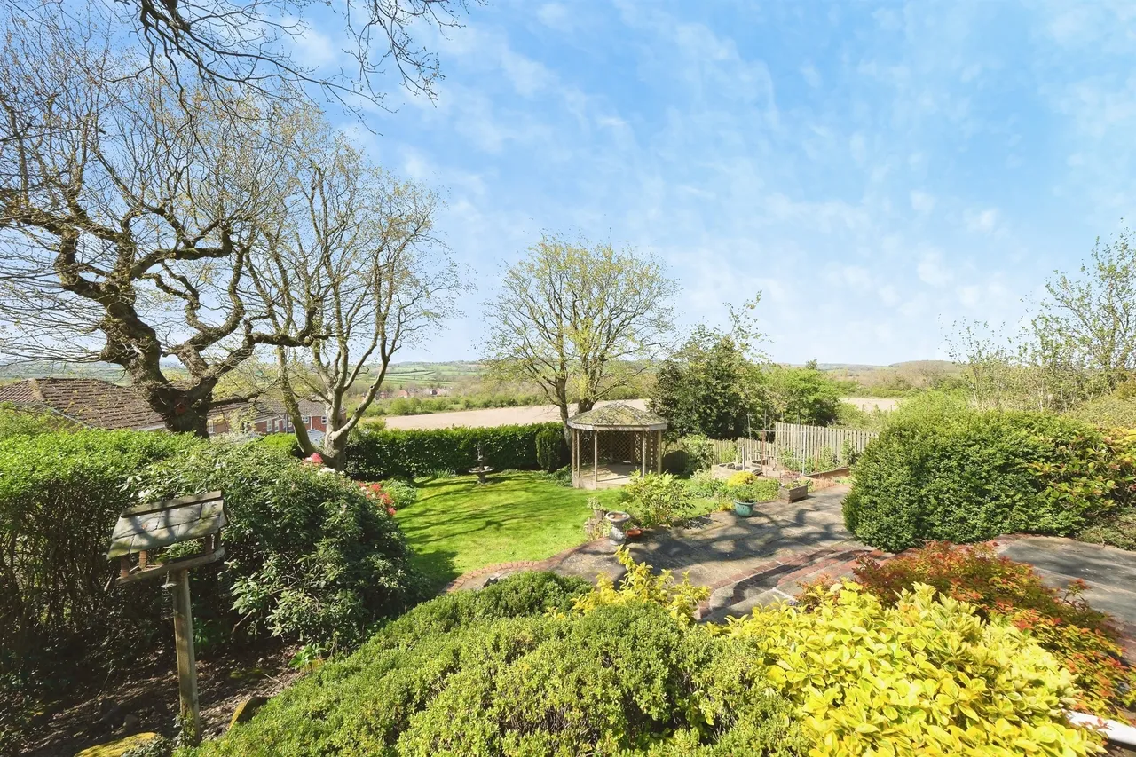 High Street, Clay Cross, S45, photo 2