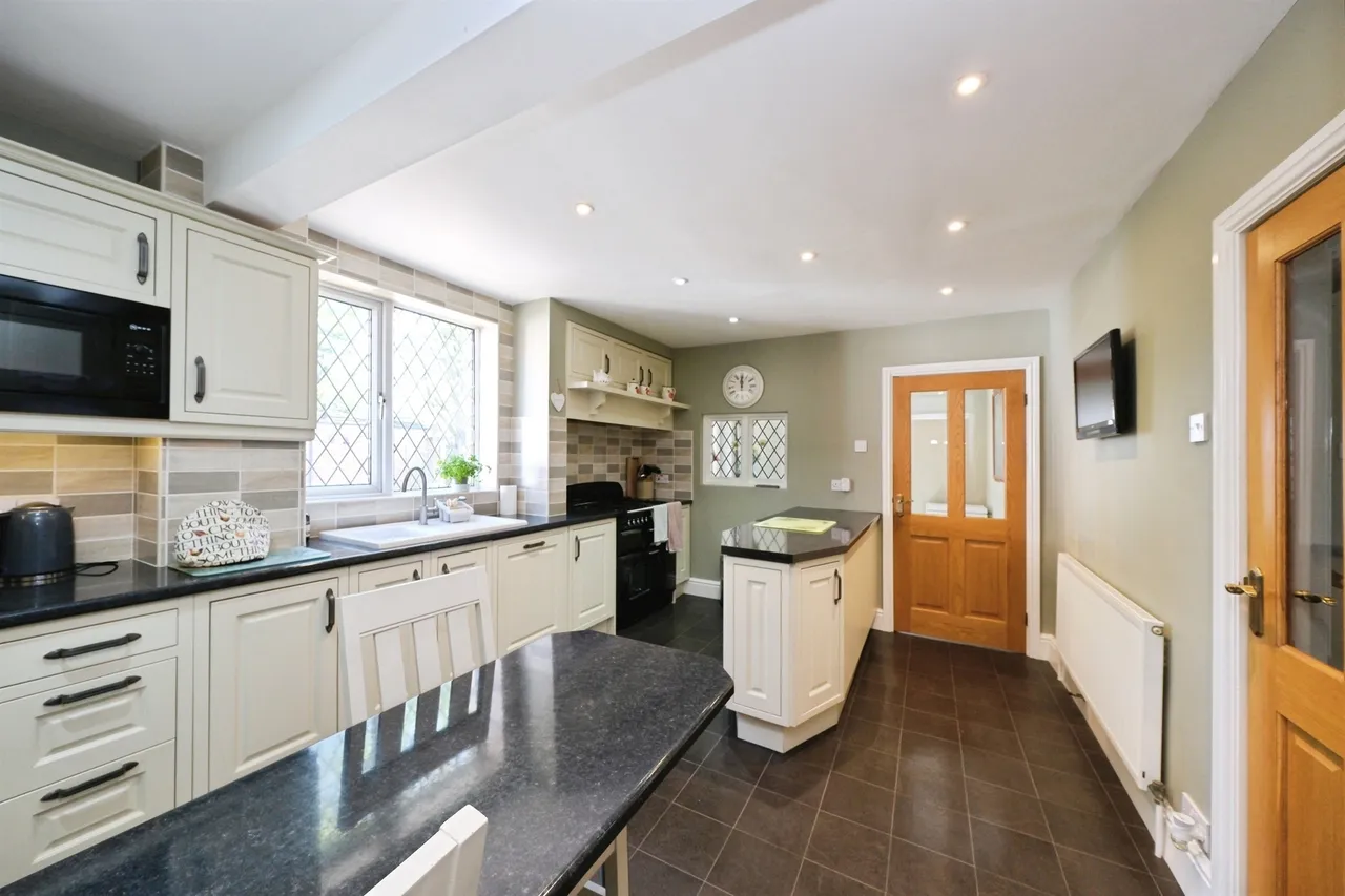 High Street, Clay Cross, S45, photo 7