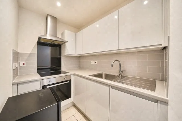 Florence Road, London, E13, photo 3