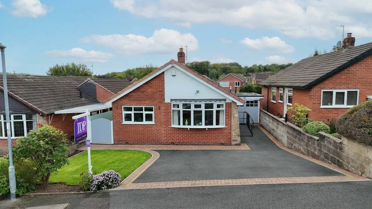 3 bed house for sale, Kenley Avenue, Endon, ST9