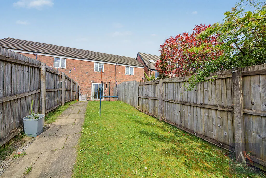 Wayfarers Way, Rochdale OL12 9EQ, photo 14