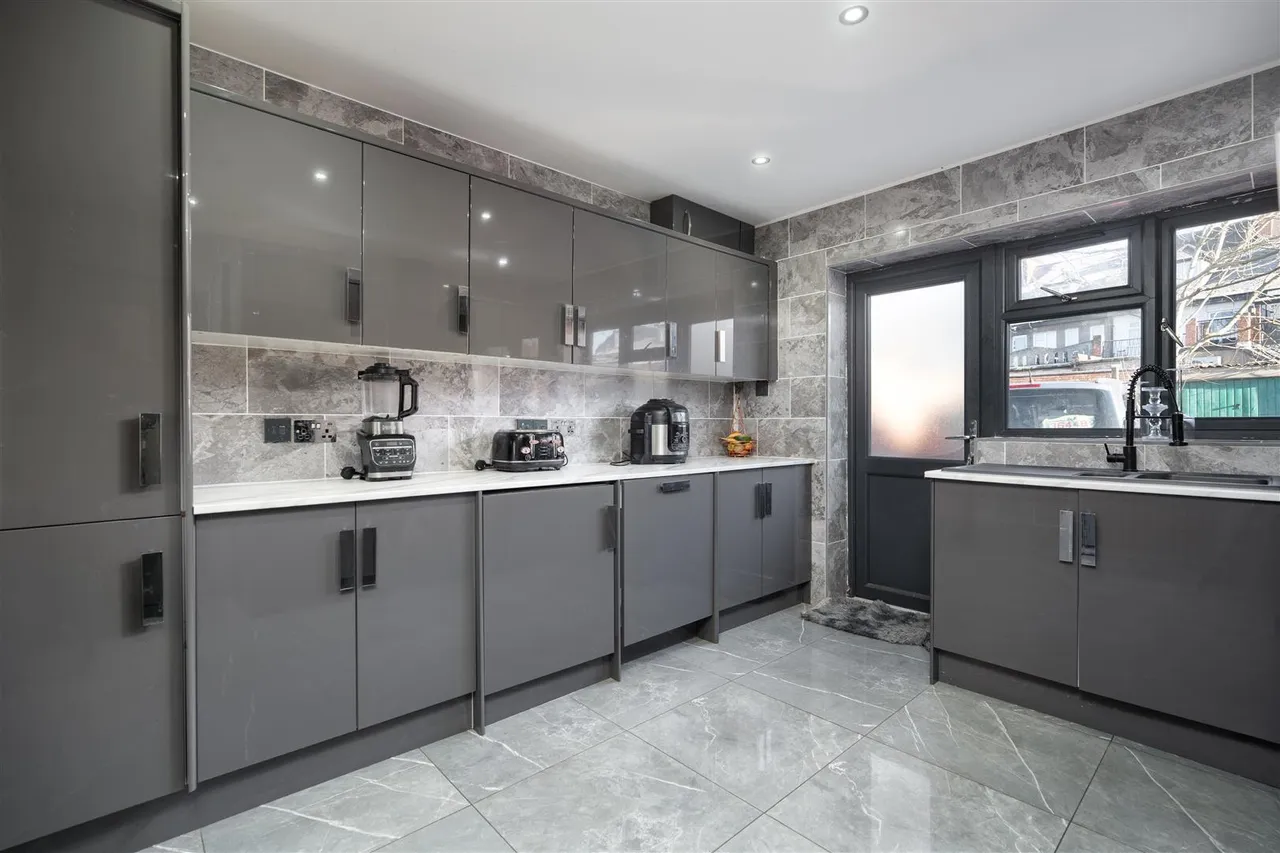Ferrers Avenue, West Drayton, UB7, photo 3