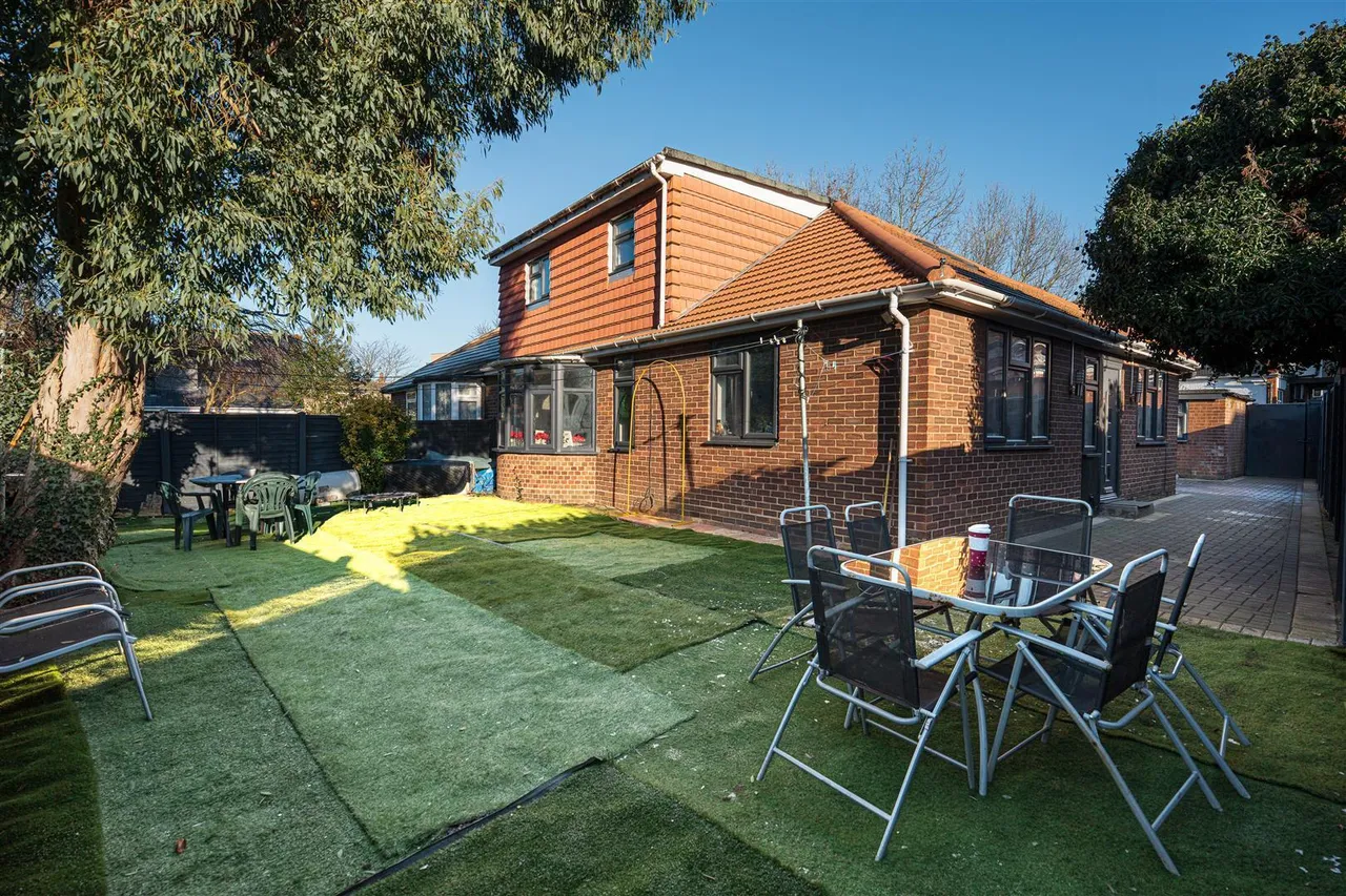 Ferrers Avenue, West Drayton, UB7, photo 6